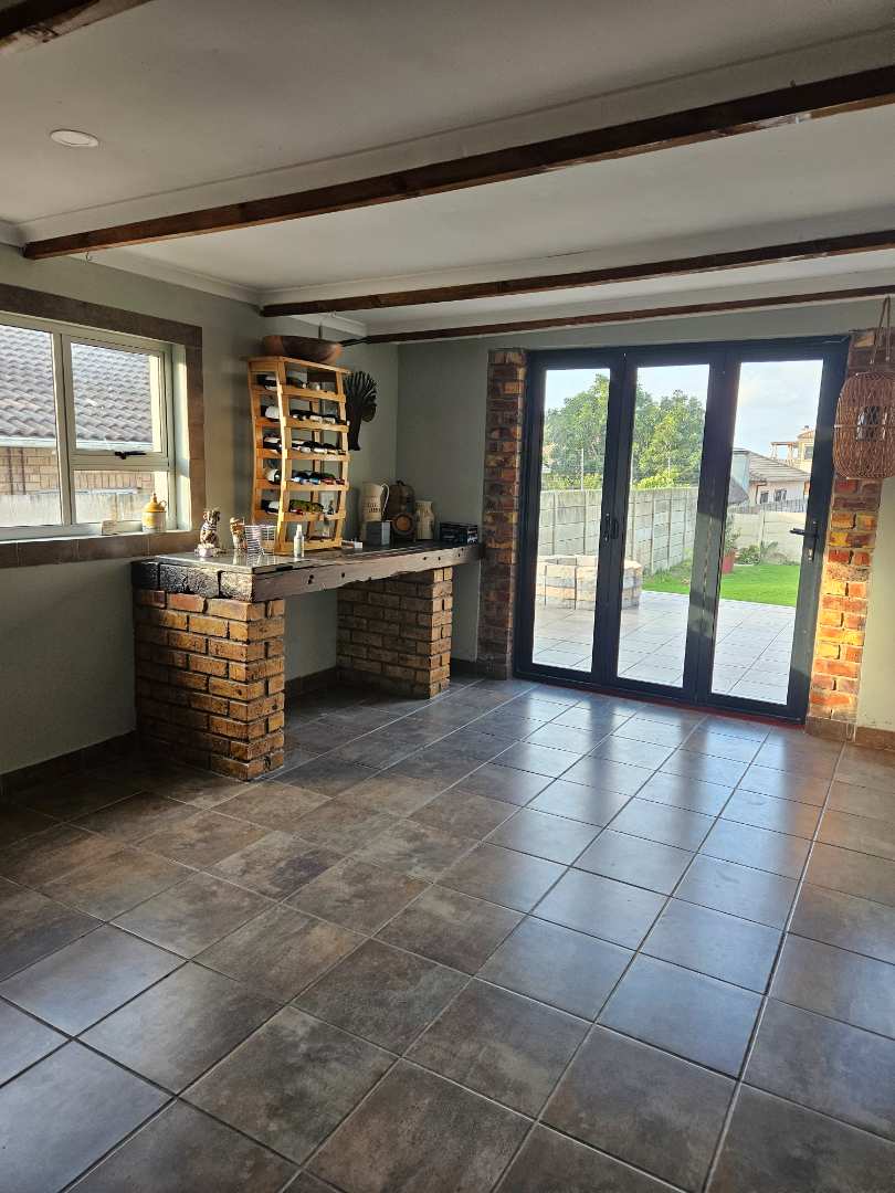 To Let 4 Bedroom Property for Rent in Kamma Heights Eastern Cape
